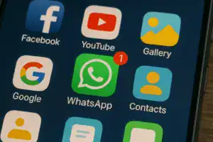 Móvil con whatsapp para mayores